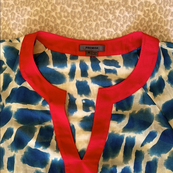 Premise Tunic - Picture 2 of 3